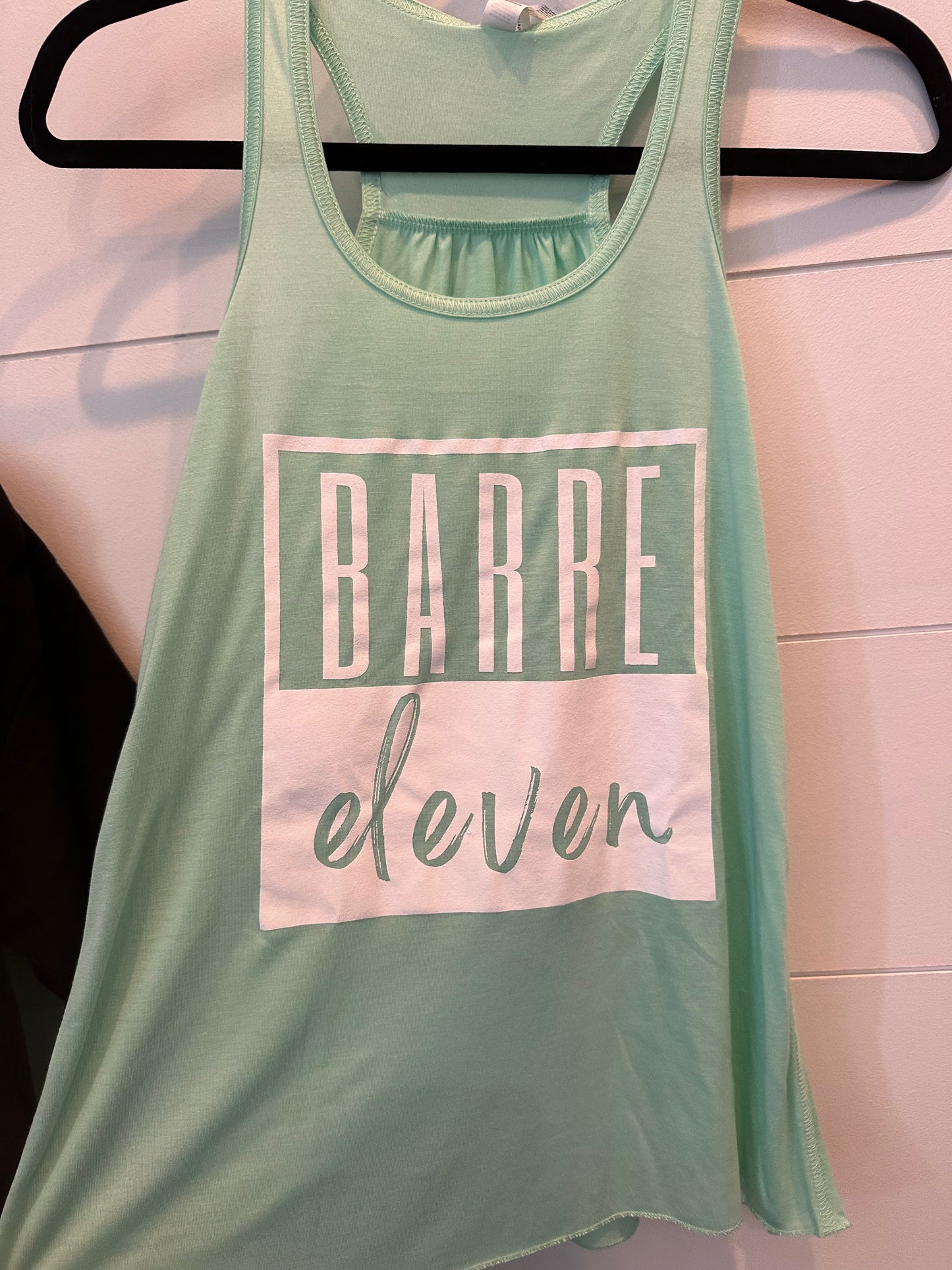 Barre 11 square logo tank